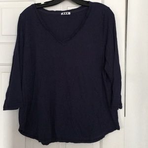 Three Dots Blue v neck t